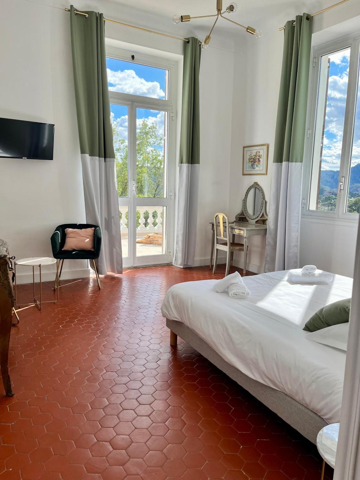 Villa Les Roches Mandelieu エクステリア 写真